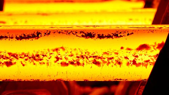 iStock_000012363583XLarge_metal_bar_casting.jpg