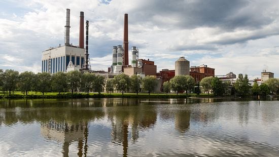 iStock_41923868_XXLARGE_paper_mill_trees_river.jpg